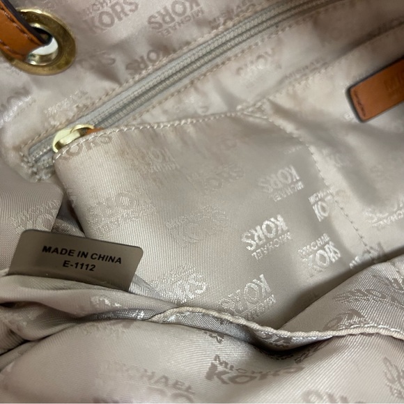 Michael Kors Jet Set Item Grab Bag Jacquard Signature Tote with Tan Leather Trim - Picture 10 of 16